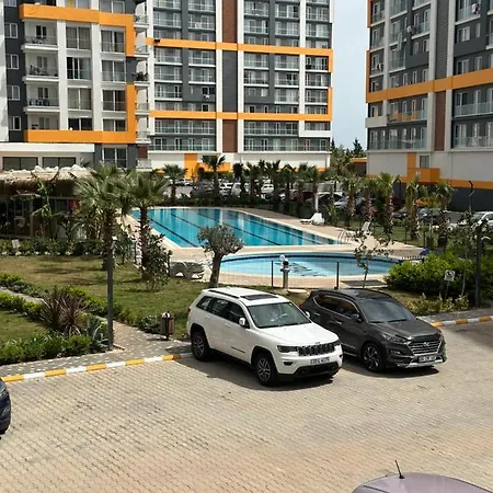 Lejlighed Sophisticated With Pool View Balcony *